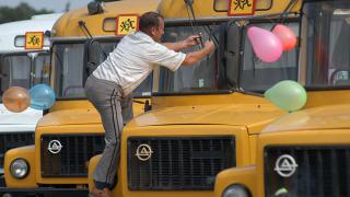 Водитель школьного автобуса сел за руль пьяным в поселке Большевик Ипатовского района